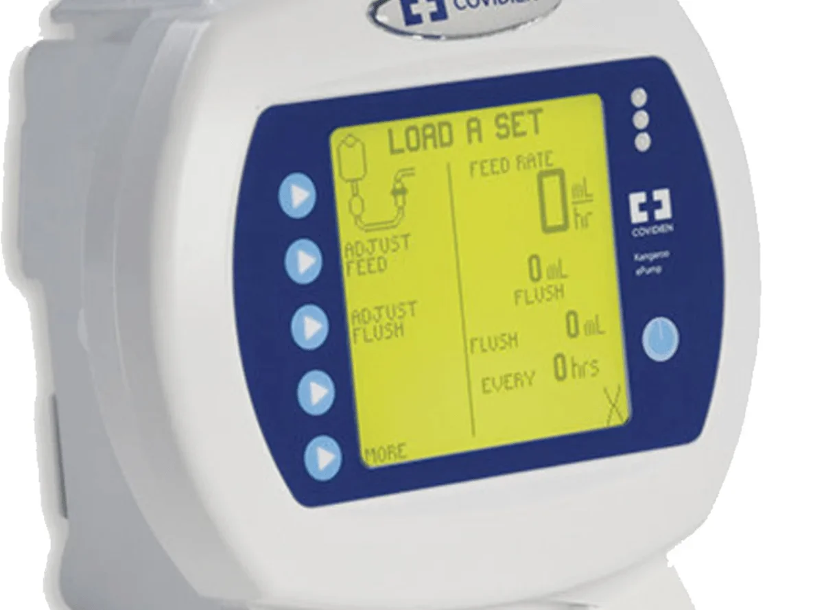 Bomba para nutrição enteral Kangaroo ePump ligada