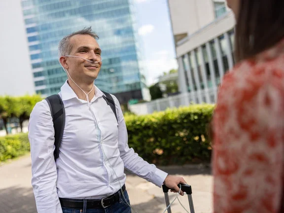 Oxygen therapy in adults - male in town 1